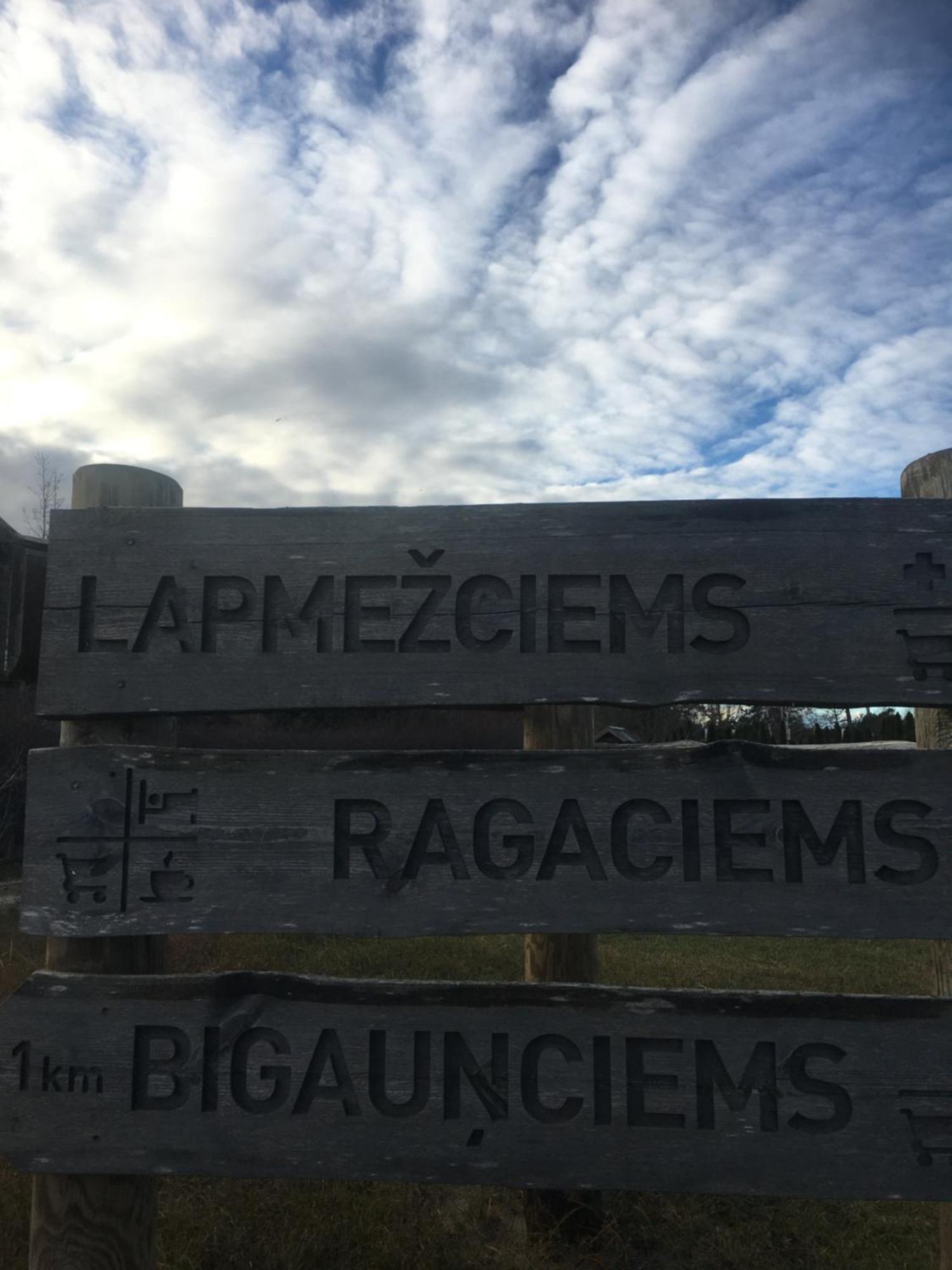 Monikas Hotel Lapmezciems Bagian luar foto